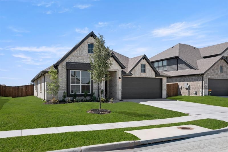 1104 Birchwood Drive, Crowley TX 76036 - Photo 2