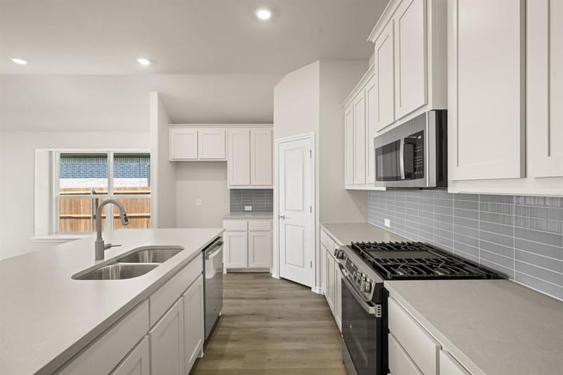 1104 Birchwood Drive, Crowley TX 76036 - Photo 6