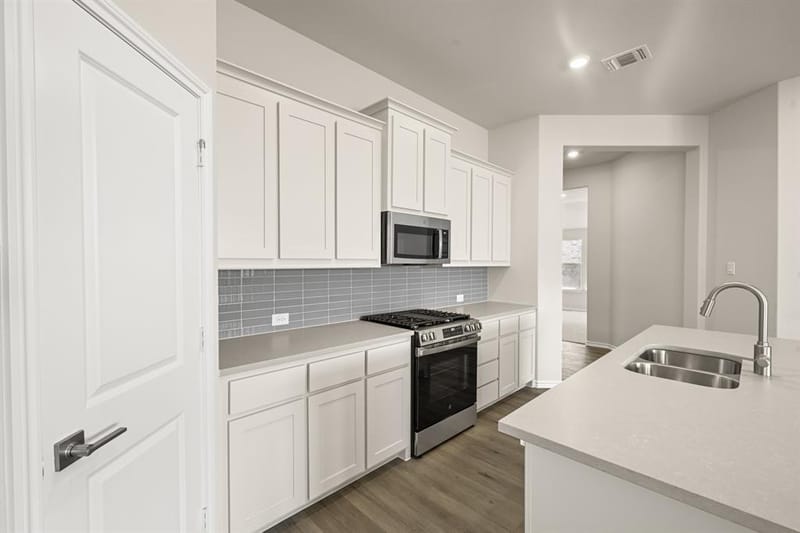1104 Birchwood Drive, Crowley TX 76036 - Photo 8