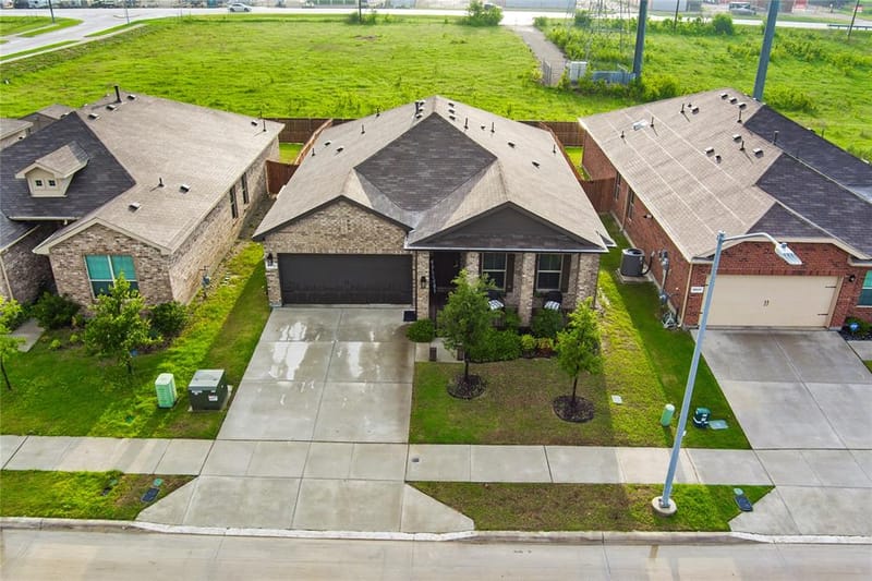 8913 Timber Gulch Circle, Fort Worth TX 76179 - Photo 7