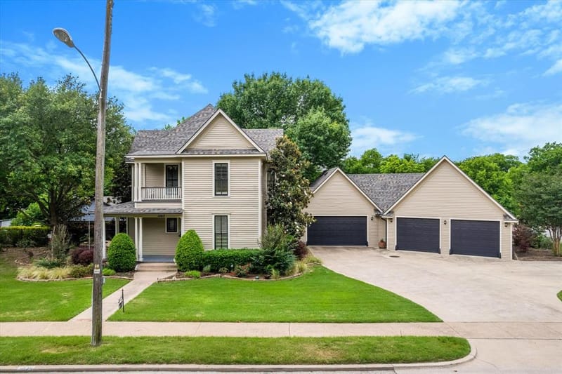 1025 W Main Street, Waxahachie TX 75165