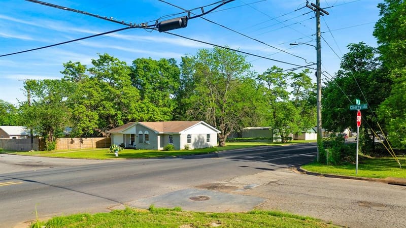 1975 E Cherry, Paris TX 75460 - Photo 6