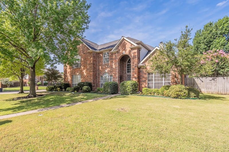 3001 Saint Lynda Drive, Mansfield TX 76063 - Photo 2