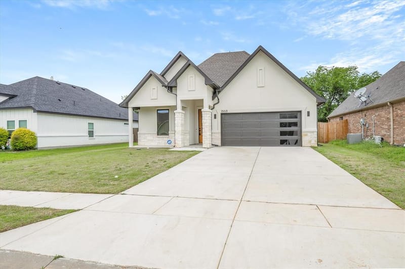 1868 Meadowview, Canton TX 75103