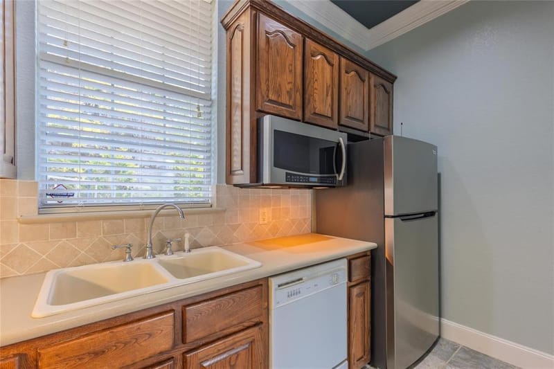 6400 Creekside Drive, Greenville TX 75402 - Photo 36