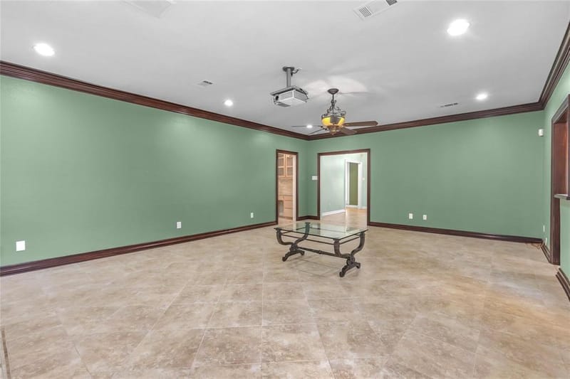 6400 Creekside Drive, Greenville TX 75402 - Photo 9