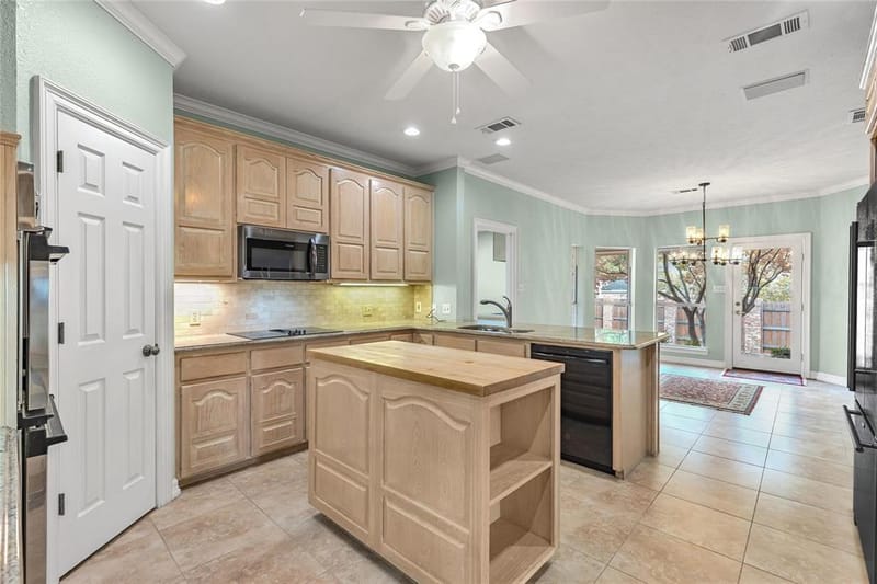 6400 Creekside Drive, Greenville TX 75402 - Photo 14