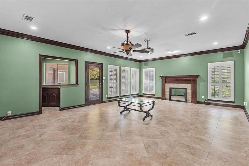 6400 Creekside Drive, Greenville TX 75402 - Photo 8