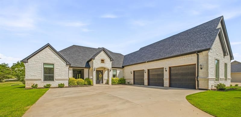 9503 Bellechase Road, Granbury TX 76049 - Photo 2