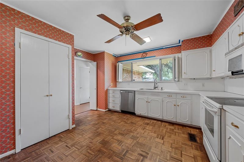 2425 Wendy Lane, Waco TX 76710 - Photo 12