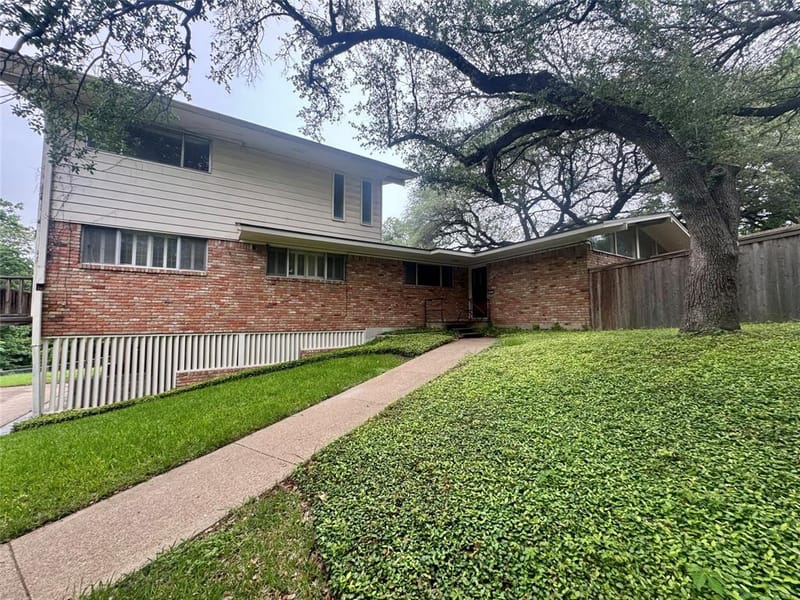 2425 Wendy Lane, Waco TX 76710 - Photo 3