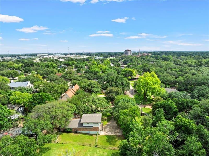 2425 Wendy Lane, Waco TX 76710 - Photo 32