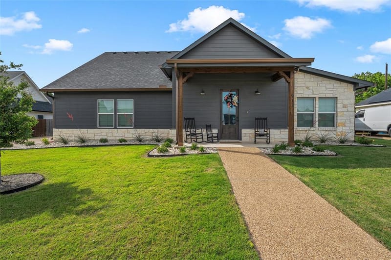 913 Day Star Drive, Hewitt TX 76643