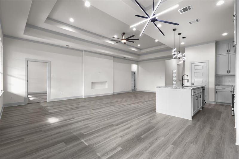 617 N DWIGHT Avenue, Dallas TX 75211 - Photo 13