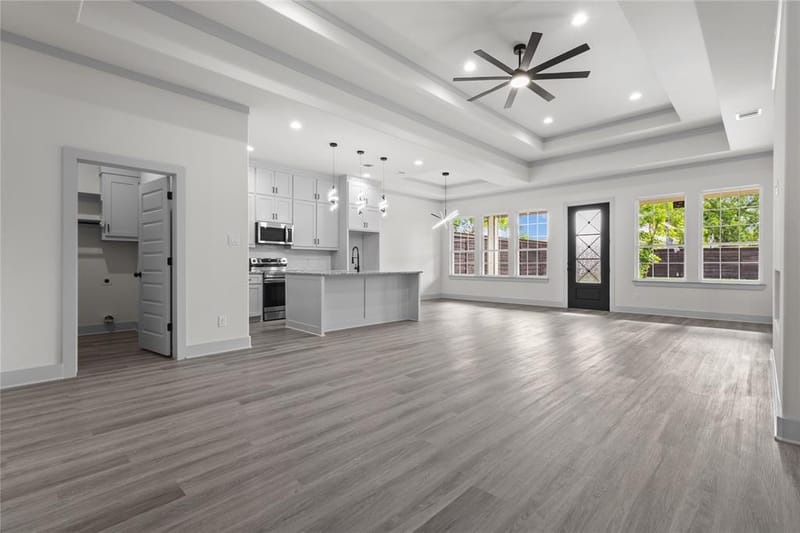 617 N DWIGHT Avenue, Dallas TX 75211 - Photo 7