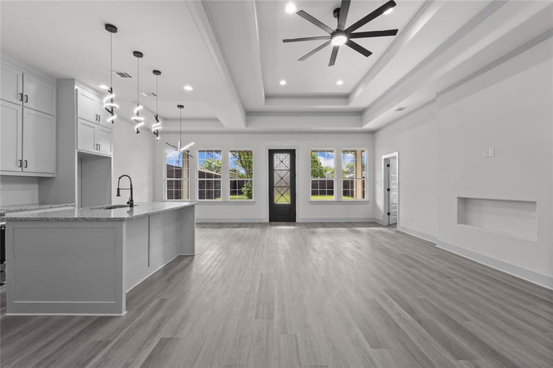 617 N DWIGHT Avenue, Dallas TX 75211 - Photo 5