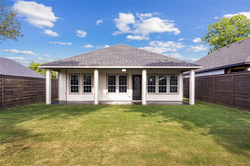 617 N DWIGHT Avenue, Dallas TX 75211 - Photo 24