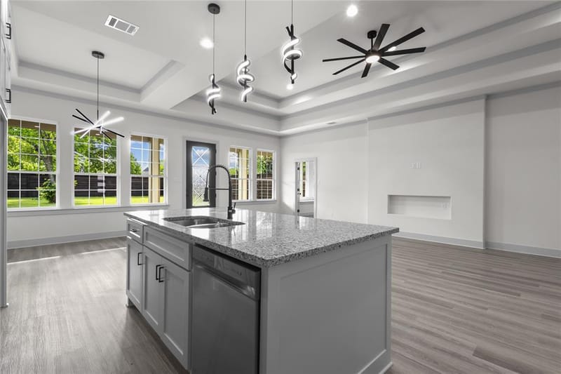 617 N DWIGHT Avenue, Dallas TX 75211 - Photo 11