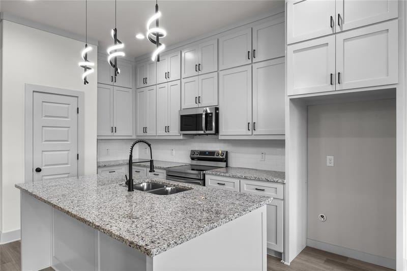 617 N DWIGHT Avenue, Dallas TX 75211 - Photo 8