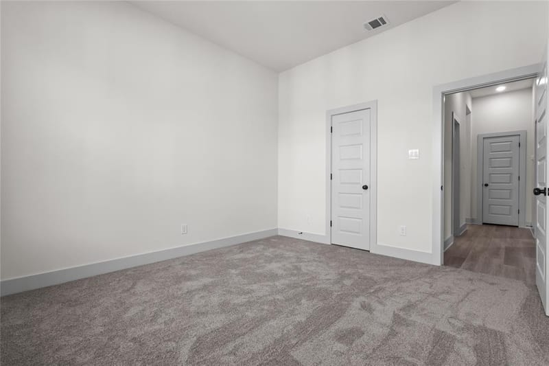 617 N DWIGHT Avenue, Dallas TX 75211 - Photo 21