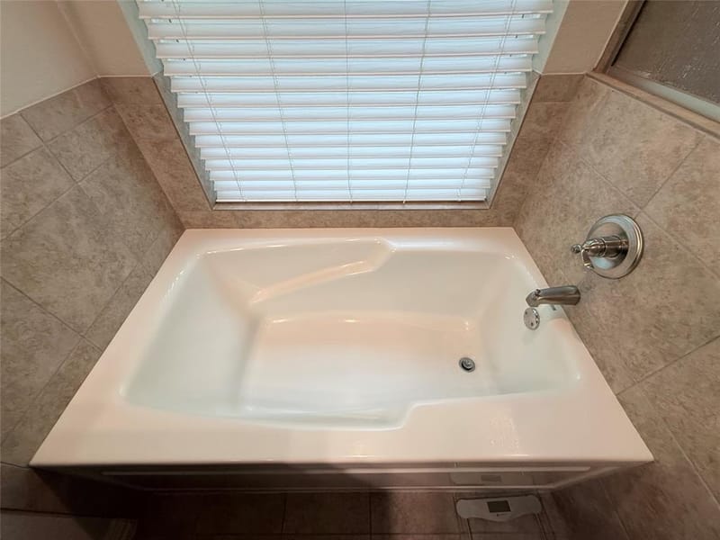 718 E Walcott Street, Pilot Point TX 76258 - Photo 12