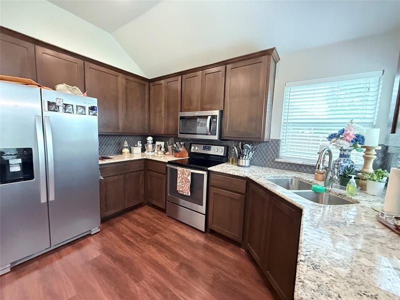 718 E Walcott Street, Pilot Point TX 76258 - Photo 7