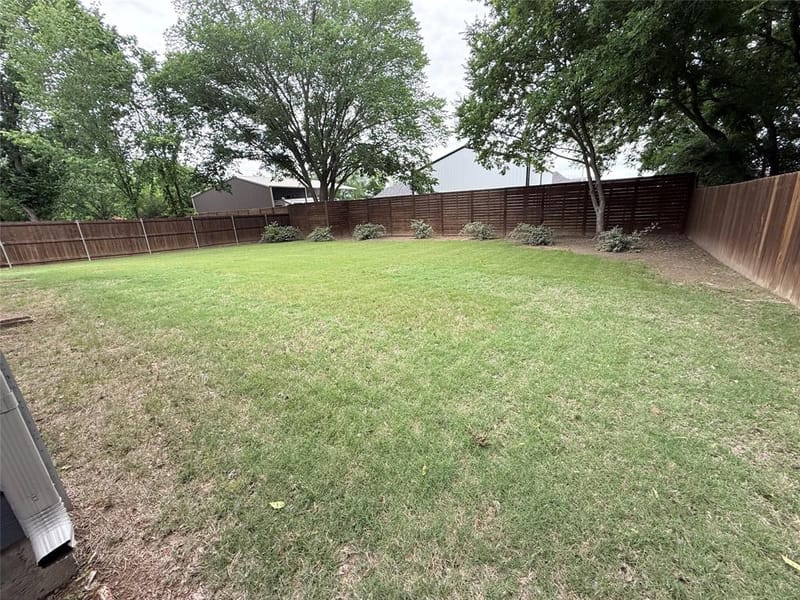 718 E Walcott Street, Pilot Point TX 76258 - Photo 24