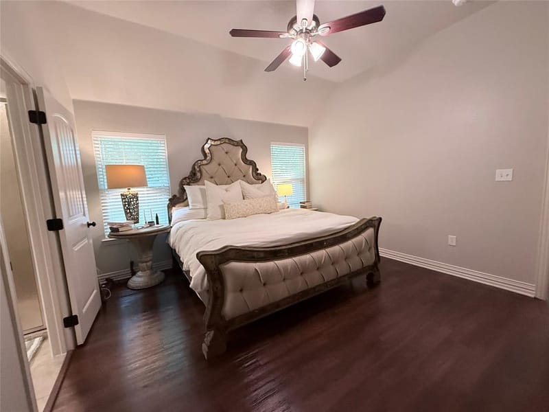 718 E Walcott Street, Pilot Point TX 76258 - Photo 10