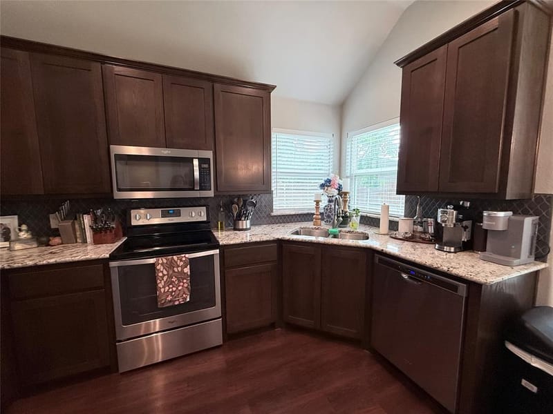 718 E Walcott Street, Pilot Point TX 76258 - Photo 8