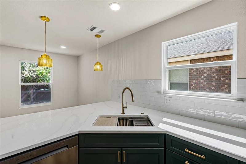 4855 Waterford Drive, Fort Worth TX 76179 - Photo 7