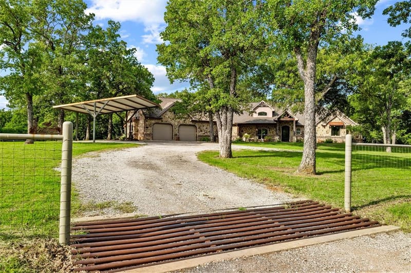 6561 County Road 423, Grandview TX 76050 - Photo 7
