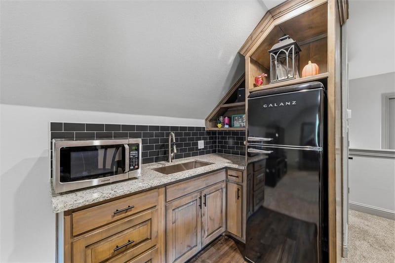 6561 County Road 423, Grandview TX 76050 - Photo 28