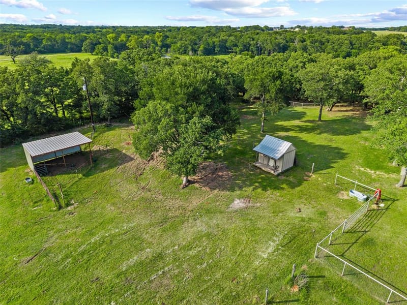 6561 County Road 423, Grandview TX 76050 - Photo 37