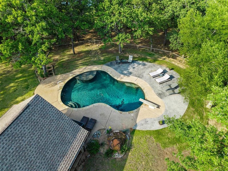 6561 County Road 423, Grandview TX 76050 - Photo 31