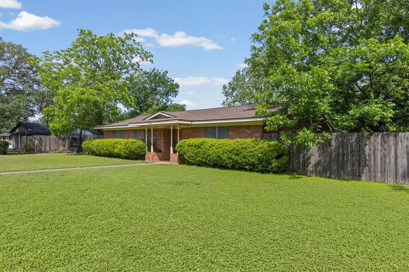 203 Randy Drive, Woodway TX 76712 - Photo 22