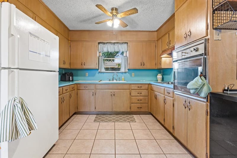 203 Randy Drive, Woodway TX 76712 - Photo 7