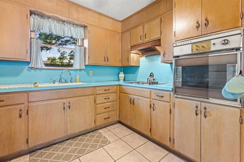 203 Randy Drive, Woodway TX 76712 - Photo 8