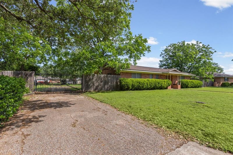 203 Randy Drive, Woodway TX 76712 - Photo 21