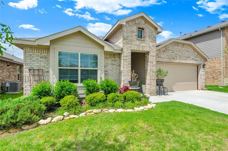 16717 Porterfield Lane, Justin TX 76247
