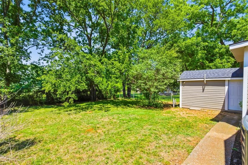 2121 W Bond Street, Denison TX 75020 - Photo 27