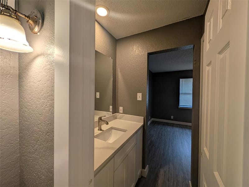 6709 Ridgecrest Court, Fort Worth TX 76133 - Photo 8