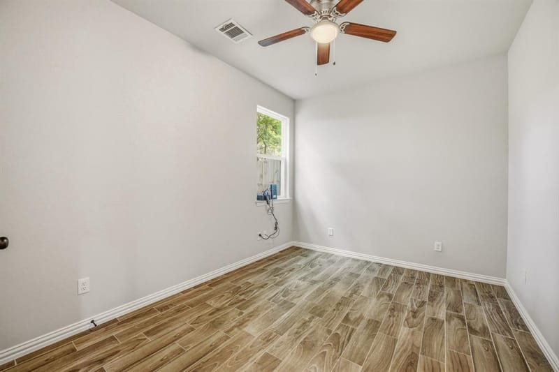 5721 San Jacinto Drive, Granbury TX 76048 - Photo 12