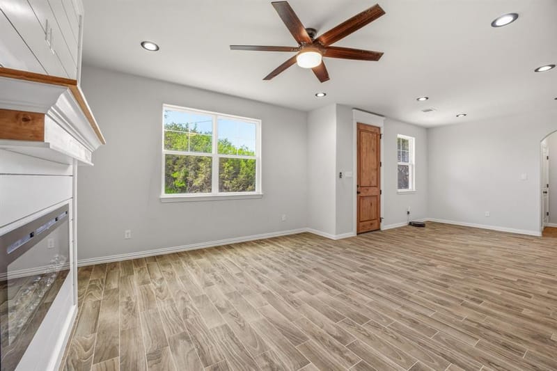 5721 San Jacinto Drive, Granbury TX 76048 - Photo 11