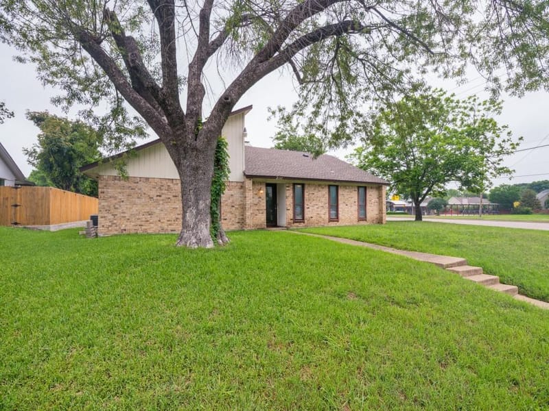 2111 Meredith Lane, Richardson TX 75081 - Photo 2