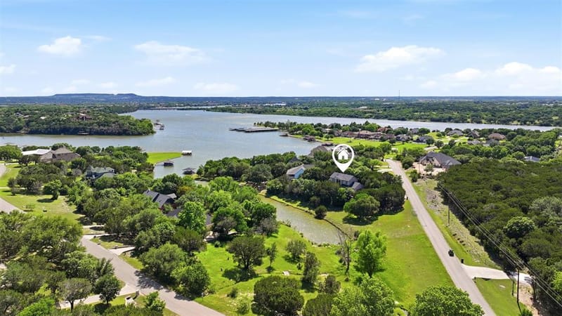 1911 Wigeon Street, Granbury TX 76049 - Photo 3