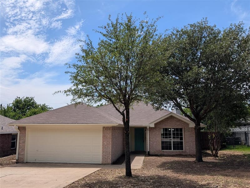 4821 Saint Thomas Place, Fort Worth TX 76135 - Photo 2
