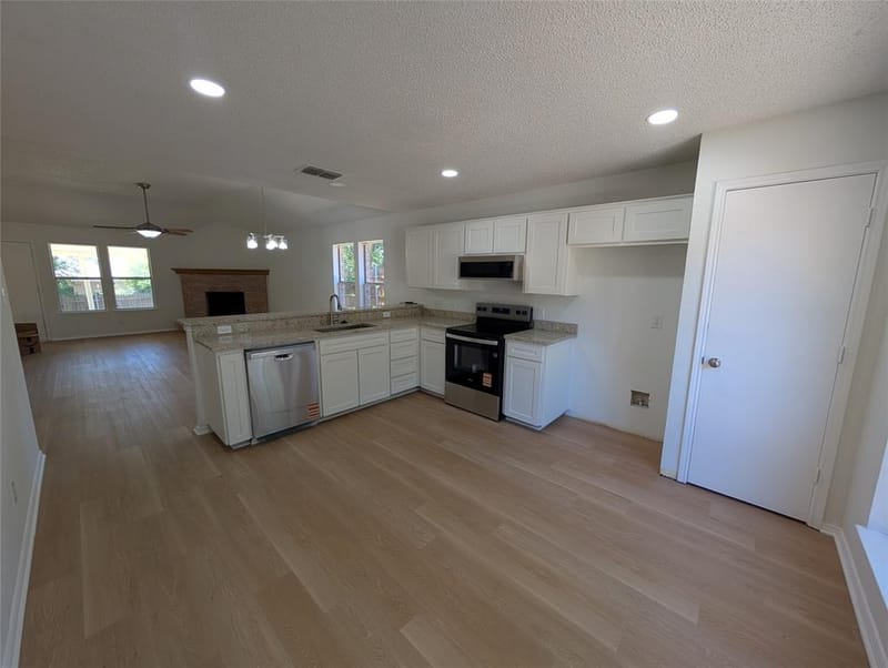 4821 Saint Thomas Place, Fort Worth TX 76135 - Photo 9