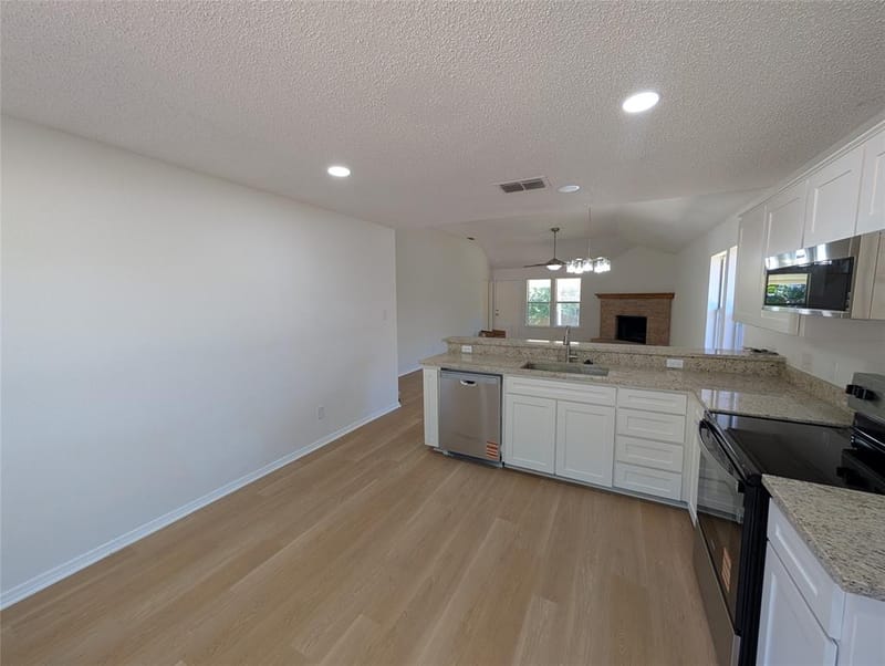 4821 Saint Thomas Place, Fort Worth TX 76135 - Photo 10