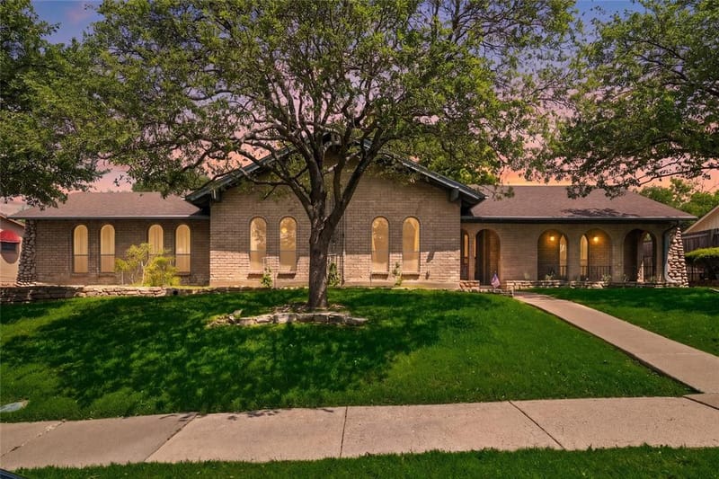 3405 Country Club Road, Pantego TX 76013 - Photo 2
