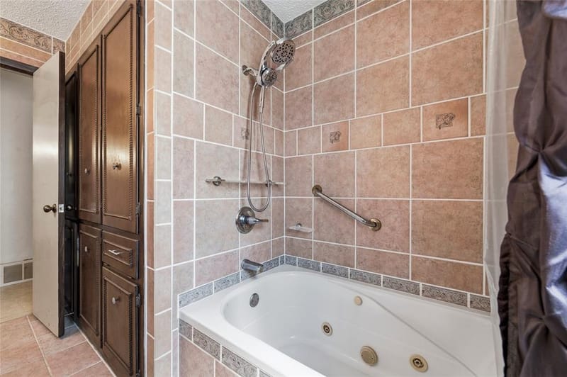 3405 Country Club Road, Pantego TX 76013 - Photo 10